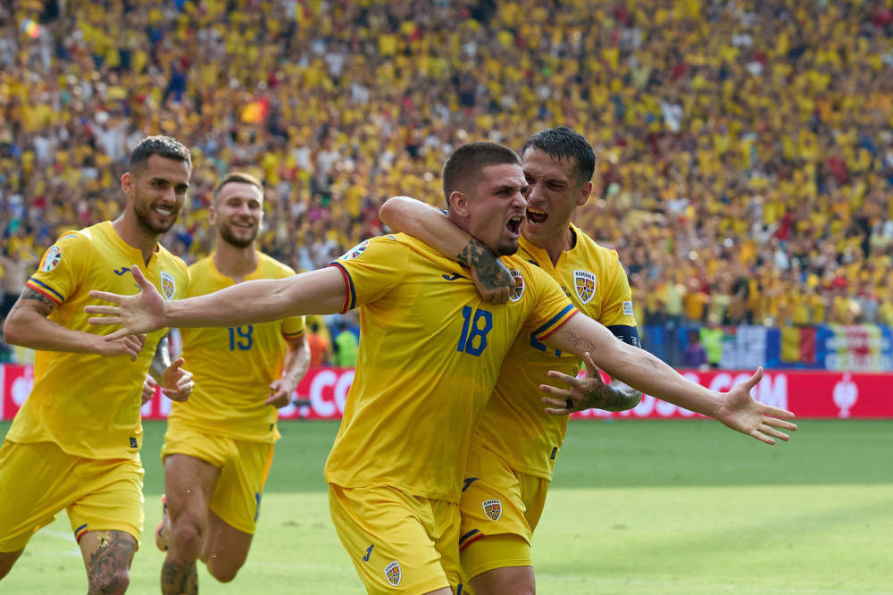 拉脱维亚队实力抢眼，闯入32强赛！