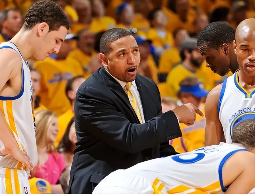 包含斯托克城主场击败对手，保级希望复苏的词条