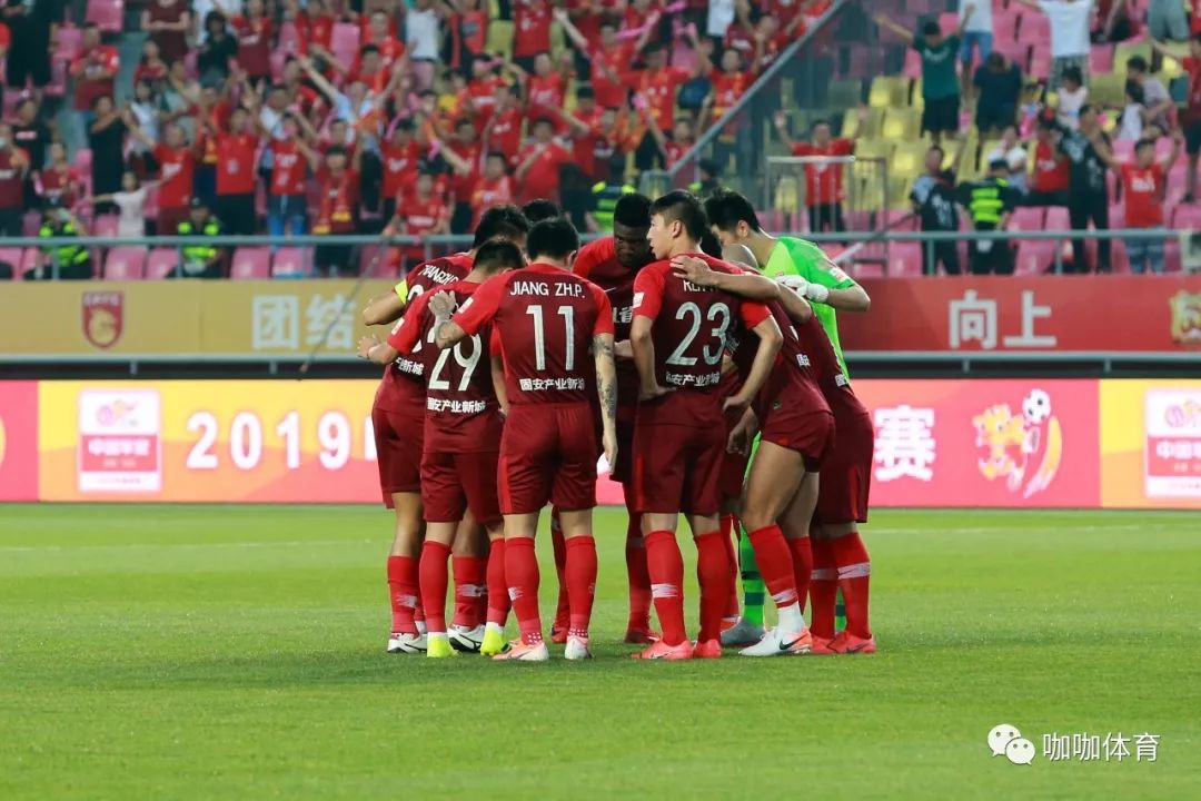 河北华夏客场战平重庆斯威，互交白卷的简单介绍