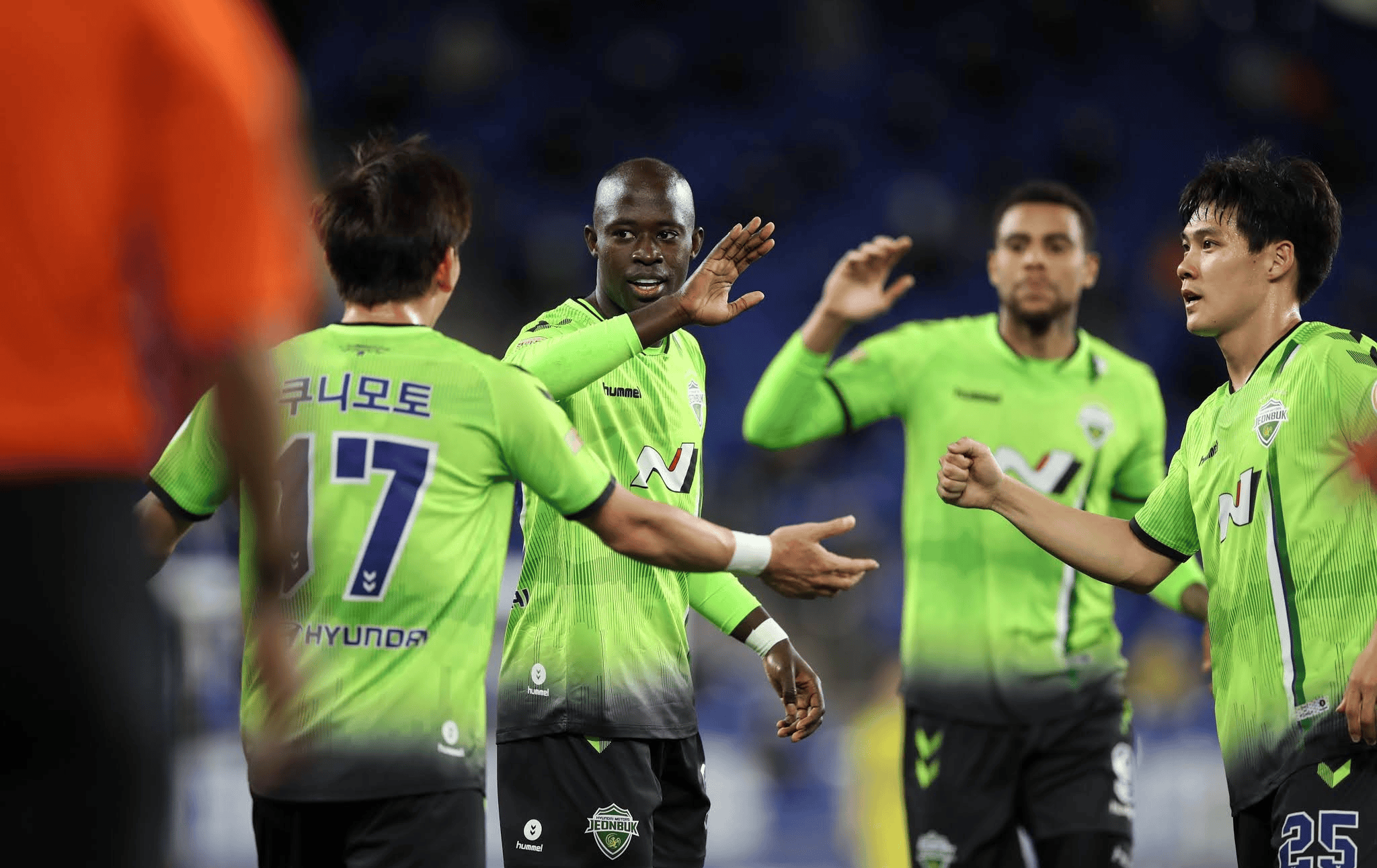 首尔FC踢进了关键进球，取得成功